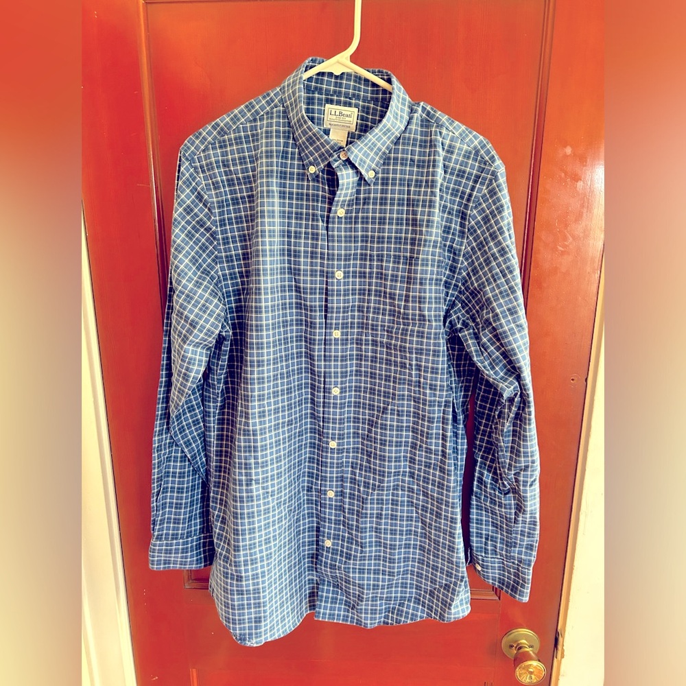 L.L. Bean Men’s Medium Buttondown Blue Shirt
